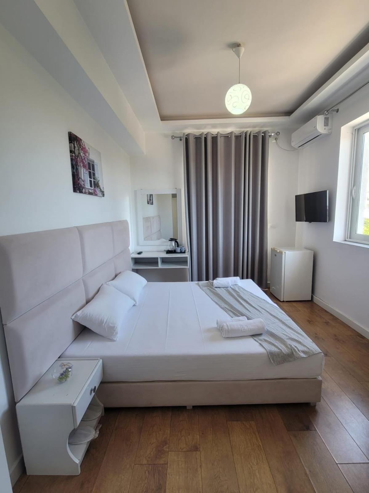 Hotel Myrtai - City Center Saranda Zewnętrze zdjęcie