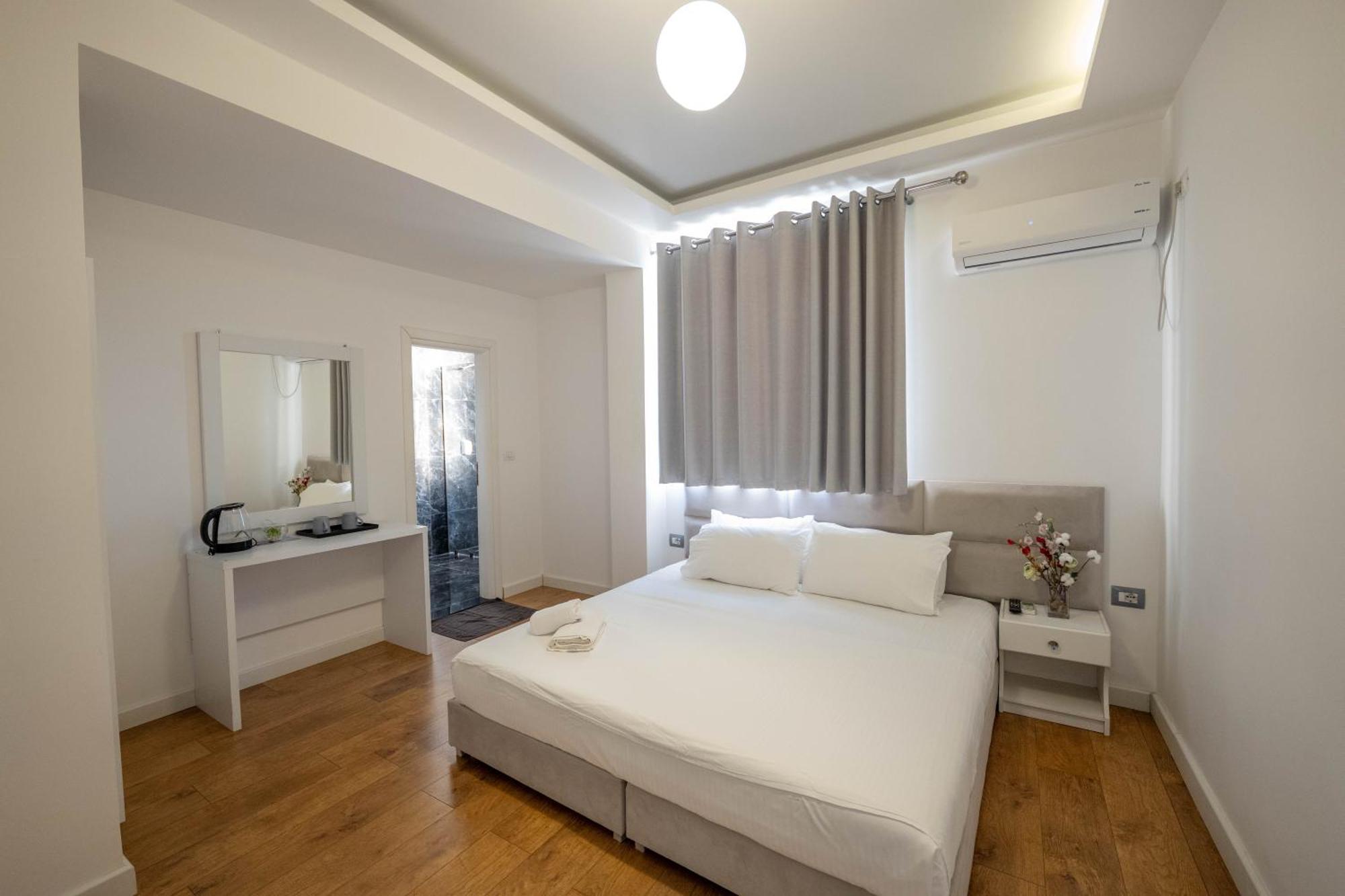 Hotel Myrtai - City Center Saranda Zewnętrze zdjęcie
