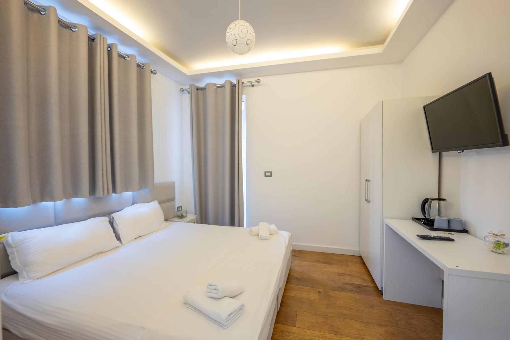 Hotel Myrtai - City Center Saranda Zewnętrze zdjęcie