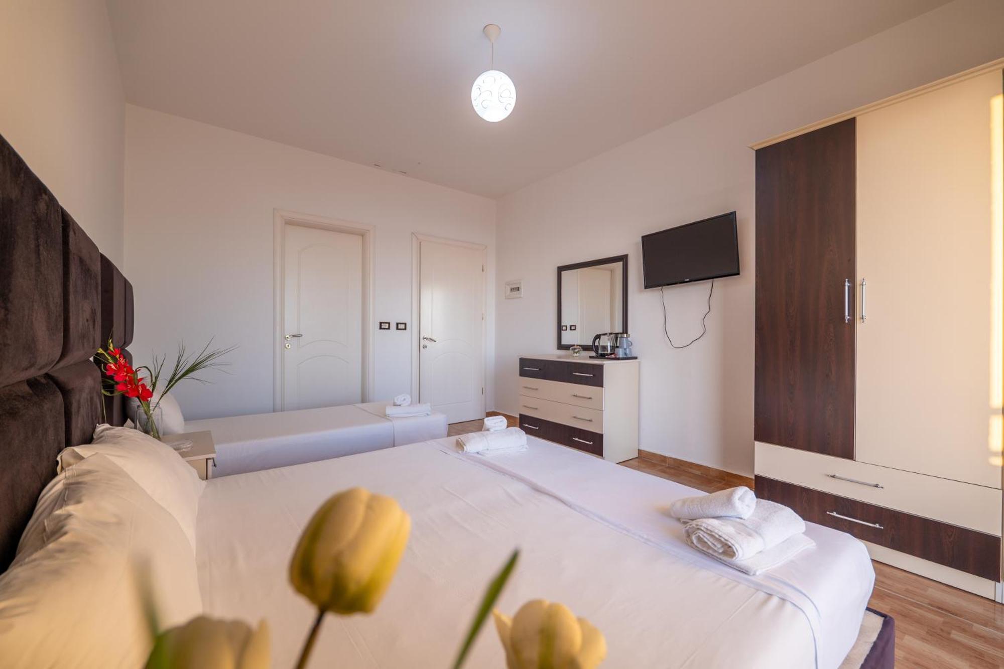 Hotel Myrtai - City Center Saranda Zewnętrze zdjęcie