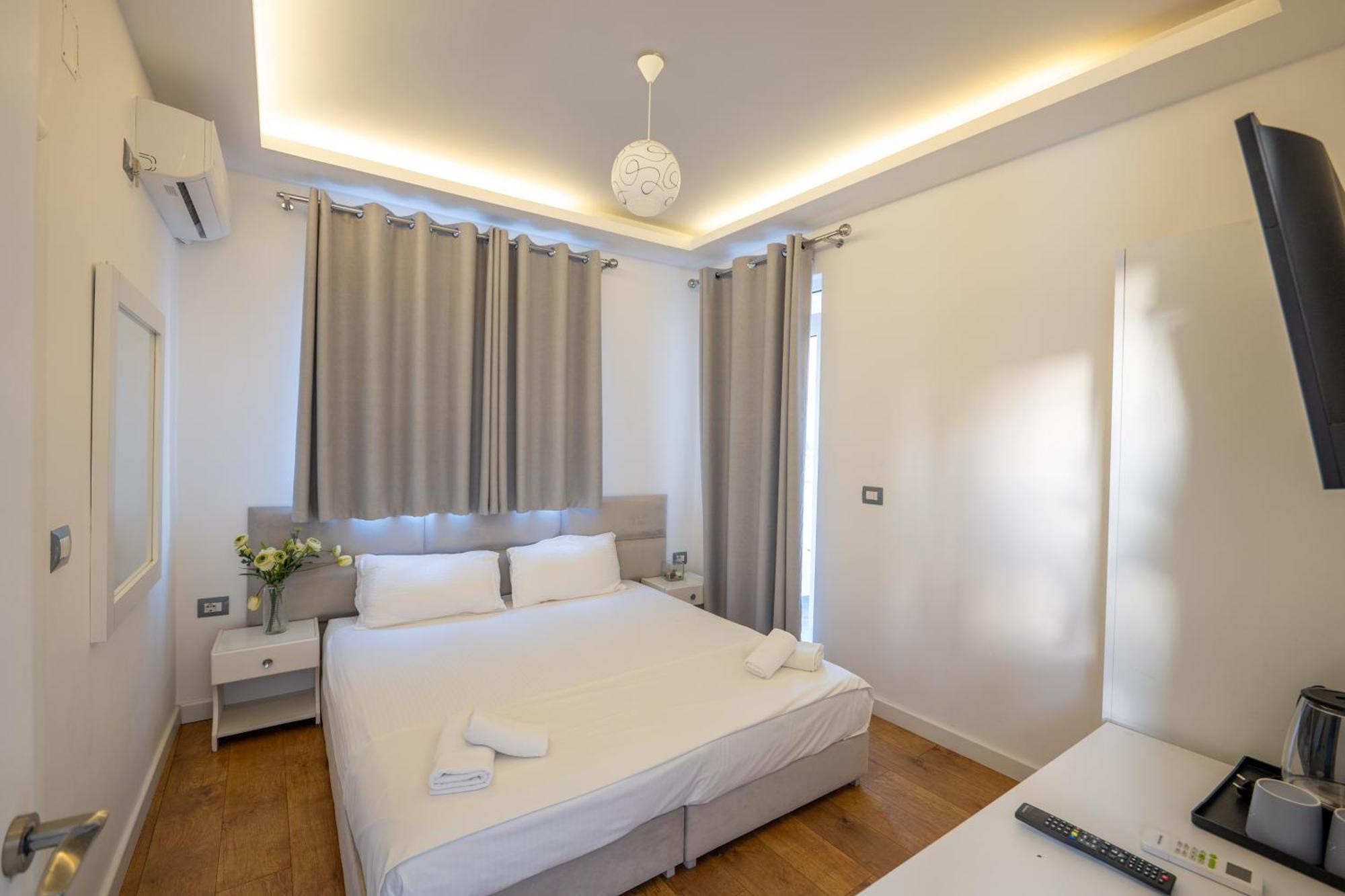 Hotel Myrtai - City Center Saranda Zewnętrze zdjęcie