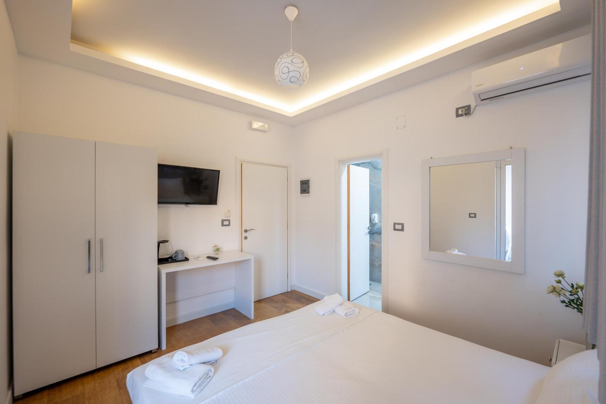 Hotel Myrtai - City Center Saranda Zewnętrze zdjęcie