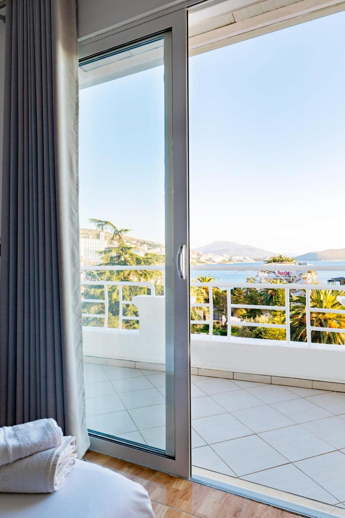 Hotel Myrtai - City Center Saranda Zewnętrze zdjęcie